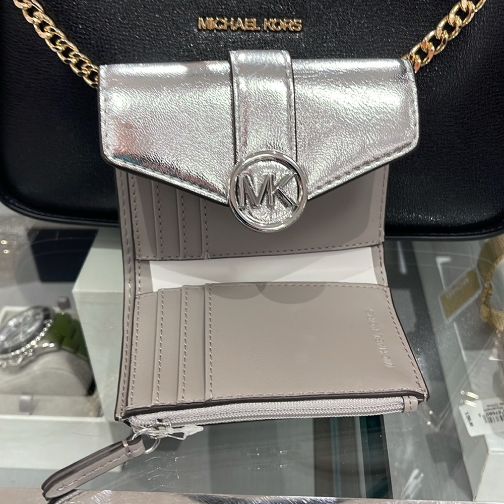MICHAEL KORS CARMEN MEDIUM LOGO AND FAUX LEATHER WALLET 
SILVER 
NWT - Picture 15 of 16